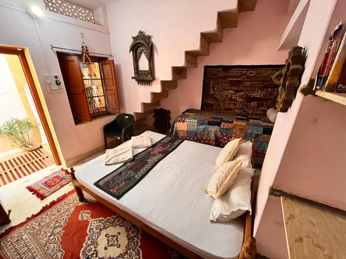 Hostel Marigold Home Stay Jaisalmer Ngoại thất bức ảnh