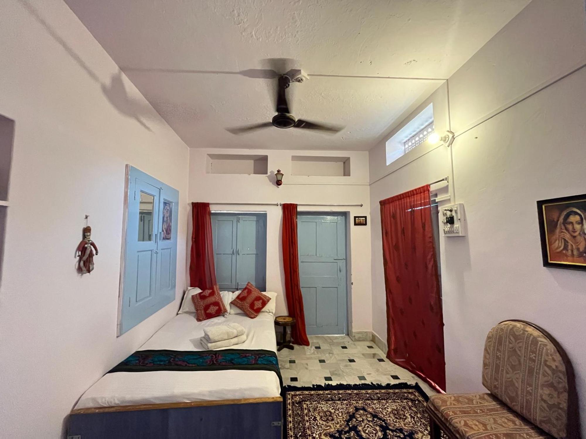 Hostel Marigold Home Stay Jaisalmer Phòng bức ảnh